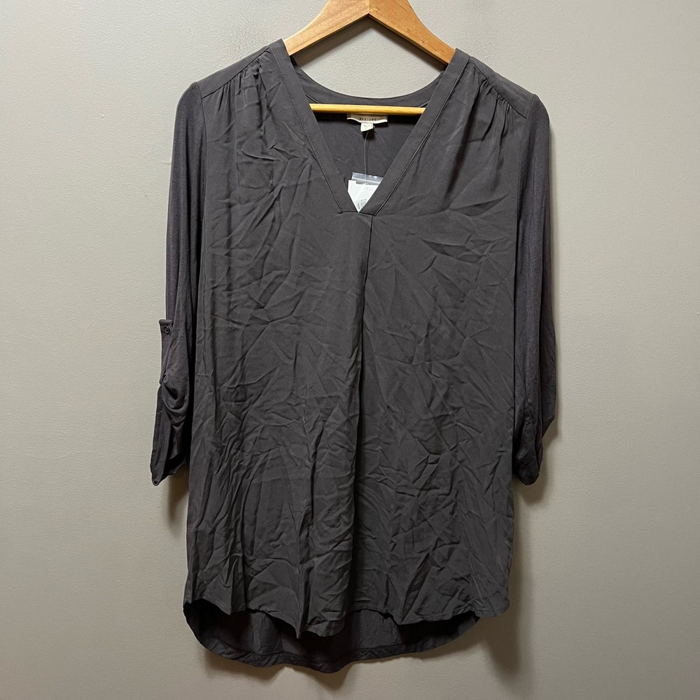 Pleone Women’s Gray Roll Tab Sleeve Blouse‎ Dark Gray size small NWT